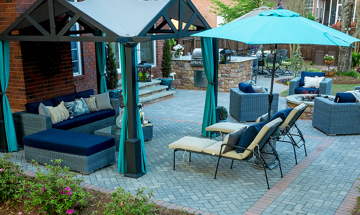 Outdoor Kitchen
